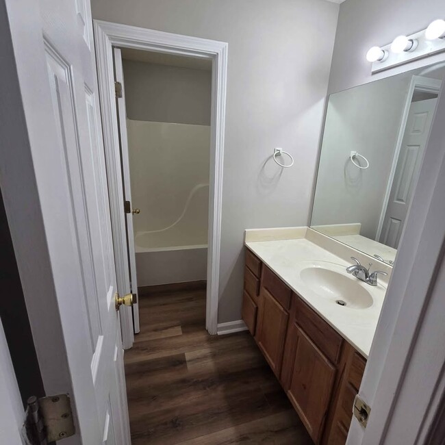 2583 Faxon Ave in Memphis, TN - Foto de edificio - Building Photo