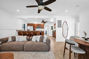 1328 N Andrews Ave in Fort Lauderdale, FL - Building Photo