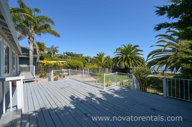 986 Bel Marin Keys Blvd in Novato, CA - Building Photo - Building Photo