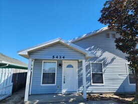 5434 Sunset Ave in Panama City, FL - Building Photo