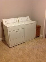 205 Hester St, Unit Apartment B in Bloomfield, MO - Foto de edificio - Building Photo