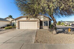 8834 W Morningside Dr in Peoria, AZ - Building Photo