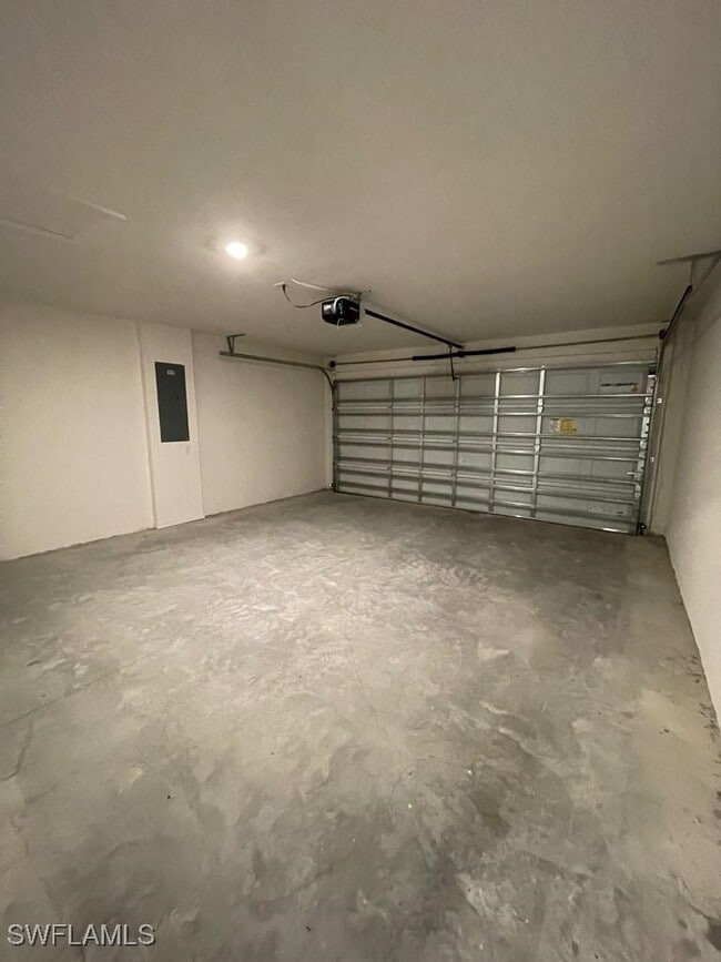 property at 861 Winwood Cir