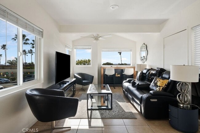 640 N Coast Hwy, Unit 2B in Laguna Beach, CA - Foto de edificio - Building Photo