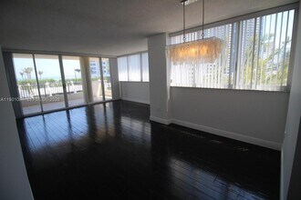 6422 Collins Ave in Miami Beach, FL - Building Photo - Building Photo