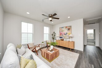 5210 Burress Springs Ln in Houston, TX - Building Photo - Building Photo