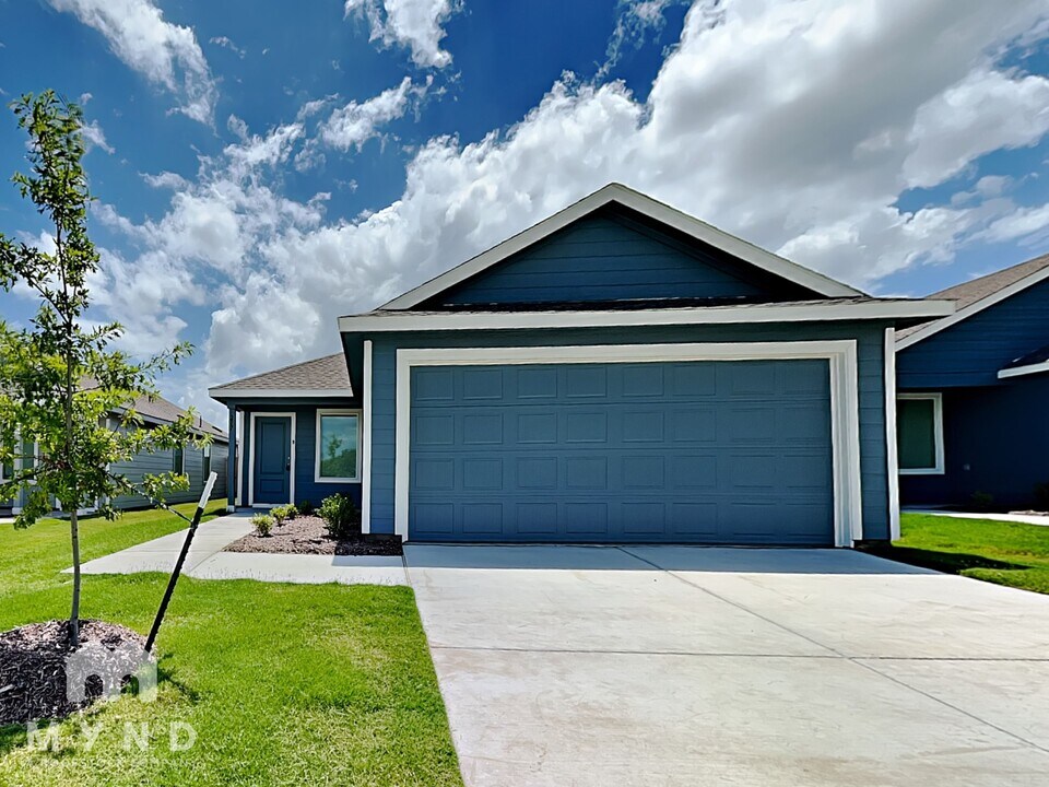 217 Poplar Pl in Wilmer, TX - Building Photo