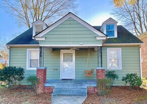 211 Jefferson Ave in Colonial Heights, VA - Building Photo