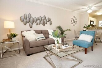 7405 Charmant Dr in San Diego, CA - Building Photo - Building Photo