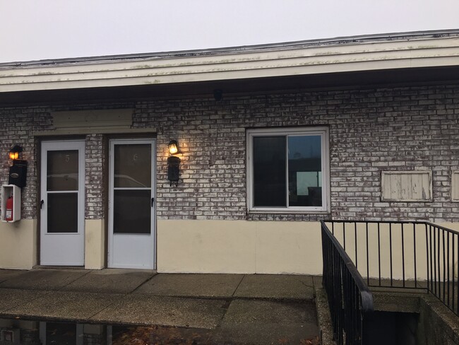 438 Smithtown Blvd in Ronkonkoma, NY - Building Photo - Building Photo