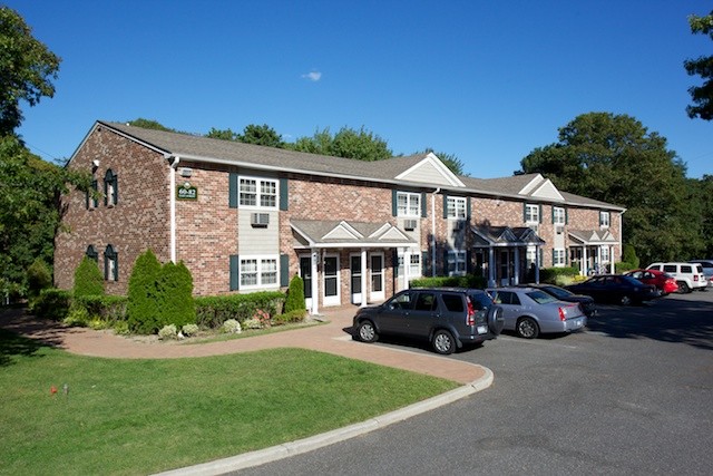 Fairfield At Woodview Gardens in West Sayville, NY - Building Photo