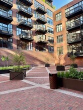 333 W Hubbard St in Chicago, IL - Building Photo - Building Photo