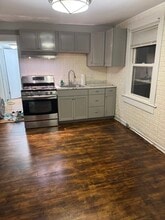 25 Minerva St, Unit First Floor in Derby, CT - Foto de edificio - Building Photo