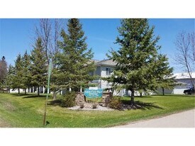 216 3rd Ave SW in Baudette, MN - Building Photo