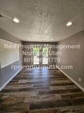 902 Sullivan Dr in Ogden, UT - Foto de edificio - Building Photo