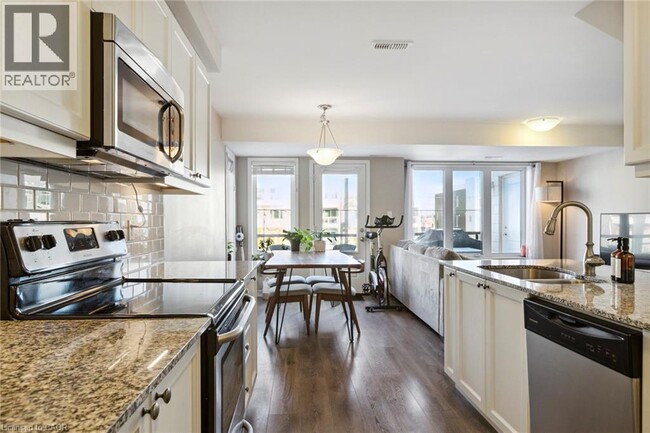 138 Daylily Ln in Kitchener, ON - Building Photo - Building Photo