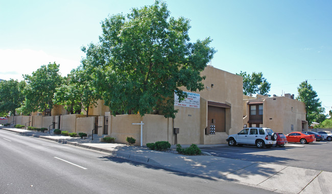 11512 Candelaria Rd in Albuquerque, NM - Building Photo - Building Photo