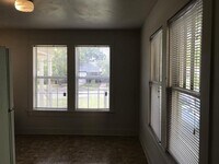 609 E N 15th St photo'