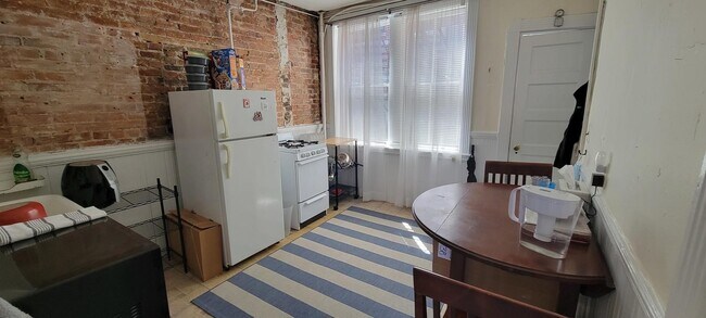 76 Myrtle St