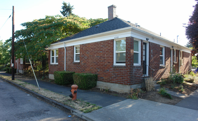 6500 N Michigan Ave in Portland, OR - Foto de edificio - Building Photo