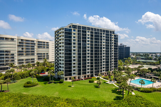 Vanderbilt Gulfside in Naples, FL - Building Photo - Building Photo