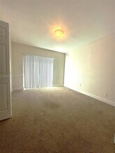 4271 NW 5th St, Unit 108 in Plantation, FL - Building Photo - Building Photo