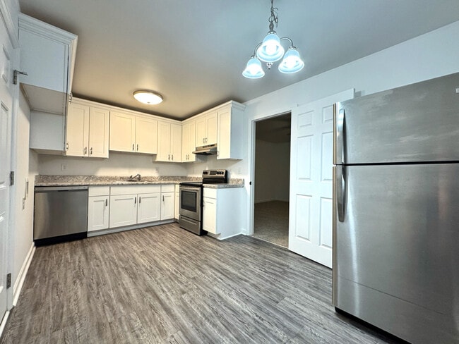 613 W 4th Ave in Easley, SC - Building Photo - Building Photo