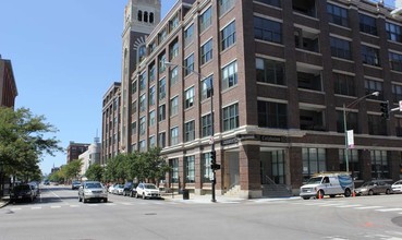 1000 West Washington Building II in Chicago, IL - Building Photo - Building Photo