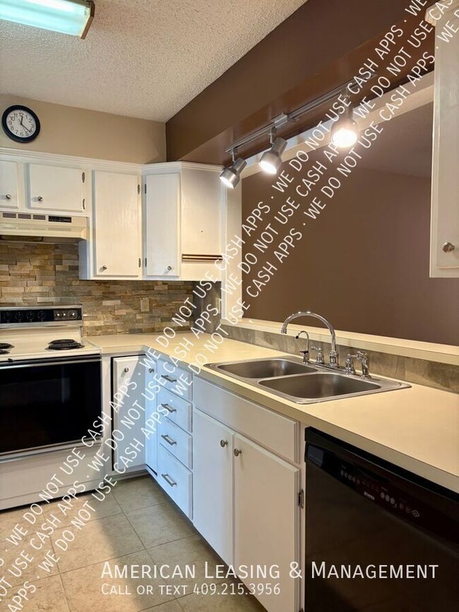 908 Townwood Dr in Lufkin, TX - Building Photo - Building Photo