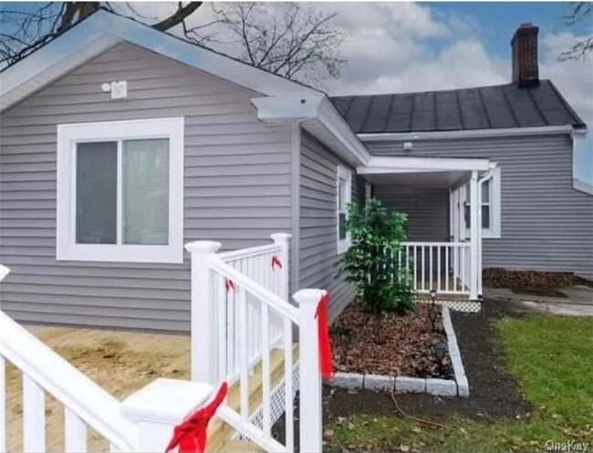 property at 15 Quaker Hill Rd