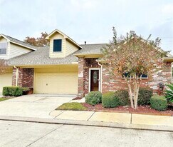 1511 Village Townhome Dr in Pasadena, TX - Building Photo