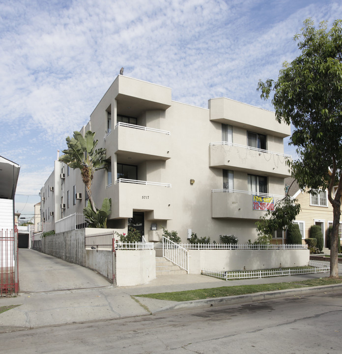 5717 Virginia Ave in Los Angeles, CA - Building Photo