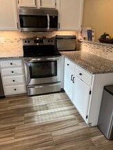 8743 W Cornell Ave in Lakewood, CO - Foto de edificio - Building Photo