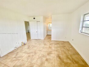 2500 SW 81st Ave, Unit 402 in Davie, FL - Building Photo - Building Photo
