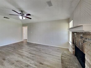 615 Sherman Dr in Mansfield, TX - Building Photo - Building Photo