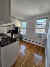 61 Phillips St, Unit 3 in Boston, MA - Building Photo - Building Photo