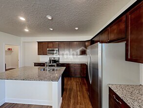 3055 E N Vlg Dr in Layton, UT - Building Photo - Building Photo