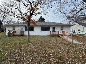 1612 Maple Dr in Lorain, OH - Building Photo