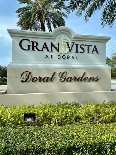 4240 NW 79th Ave in Doral, FL - Building Photo - Building Photo