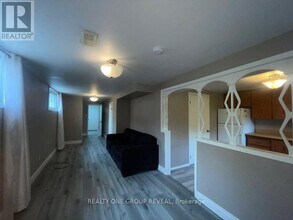 56 Bakersfield Dr in Cambridge, ON - Building Photo - Building Photo
