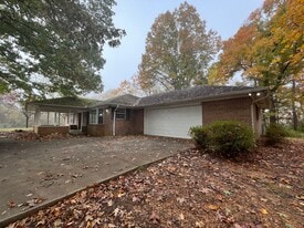 4645 E Andrew Johnson Hwy in Morristown, TN - Building Photo