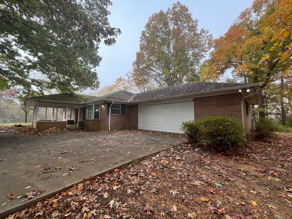 4645 E Andrew Johnson Hwy in Morristown, TN - Building Photo