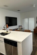 8986 W 35th Way in Hialeah, FL - Building Photo - Building Photo