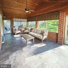 7433 Grace St in Springfield, VA - Building Photo - Building Photo