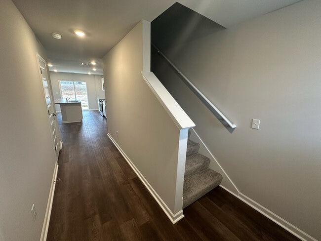 43 River Rock St in Lincoln, AL - Foto de edificio - Building Photo