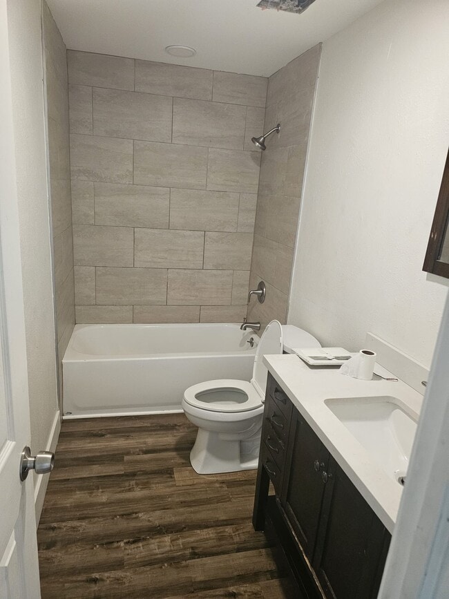property at 1560 Colonial Blvd