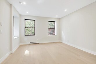 239 E 33rd St in New York, NY - Building Photo - Building Photo