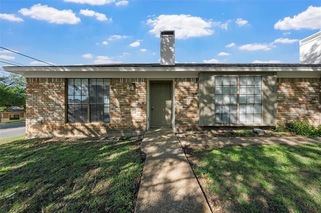 300 Mill Creek Cir in Woodway, TX - Building Photo