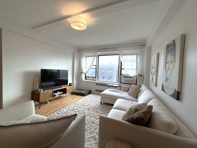 99-21 67th Rd in Queens, NY - Building Photo - Building Photo