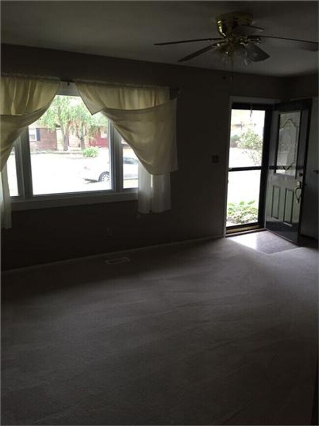 906 Timothy Trail in Urbana, IL - Building Photo - Building Photo